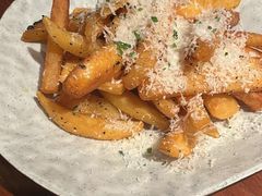 -MONICH牛排融合餐厅(和义大道购物中心店)