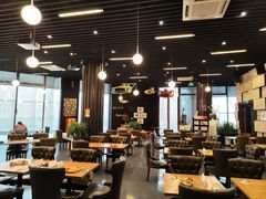 大堂-汽车博物馆主题餐厅