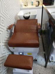 -PE SALON 
