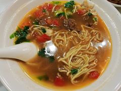 红烧半筋半肉牛肉面-二扁私房面馆(崂山路店)
