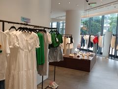 -URBAN REVIVO(上海中庚漫游城店)