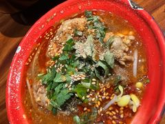 -爆炸头阿姨小四川正宗川味小吃(无任何分店)