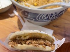 -陇上秦轩西安biangbiang面(朝龙汇店)