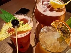-FOUR PLAY BAR