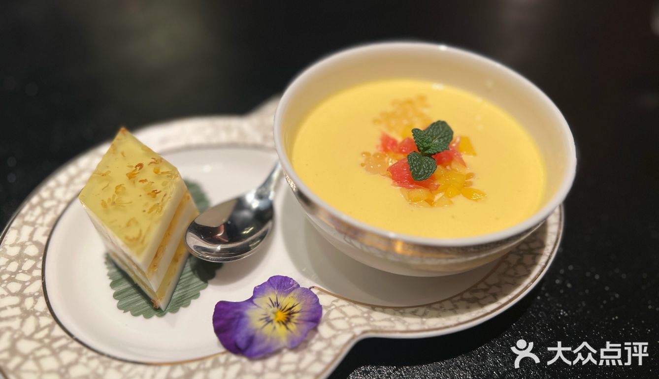 春日里，安安静静享受一顿美食