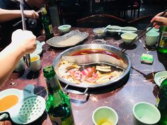 菌香鸳鸯锅-晓宇重庆火锅(赛格国际购物中心店)