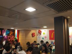 等位区-麦当劳(百利广场店)