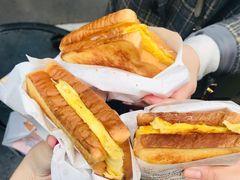 -BHC炸鸡(明洞总店)