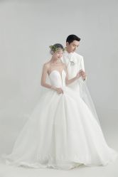 点击看大图 -挪娅婚纱摄影皇家会所