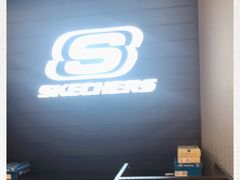 -SKECHERS 斯凯奇(上海国际时尚中心店)