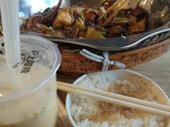 -愉肴麻辣香锅(中山路店)