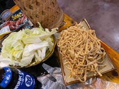 -三里屯土灶炖公鸡地锅鸡(江东店)