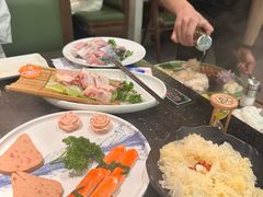 -得意咚瓜·顺德鱼生·冬瓜火锅(深圳首店)