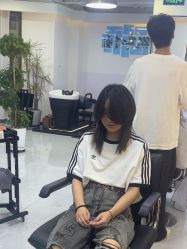 -V7 HAIR SALON