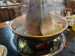 -果松木炭酸菜铜火锅·外婆参鸡汤