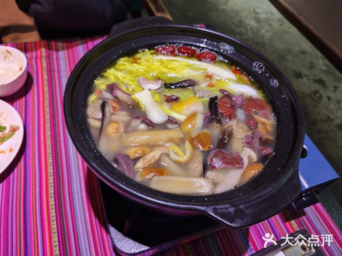 香巴拉云南餐厅(华莱坞店)菌临天下图片