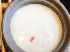 -老牌坊云南鱼豆花火锅(爱建店)