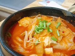 -万和春排骨砂锅米饭(新业广场店)