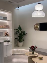 -PE SALON