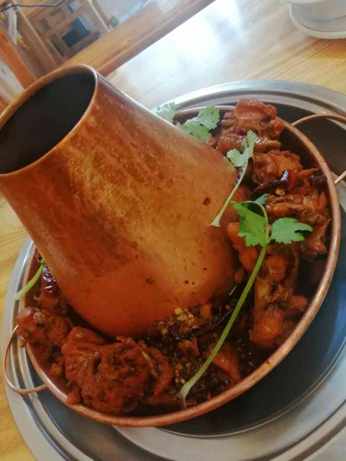 重庆火锅鸡豆花鱼(三桥店)-"万象城东门往里走50米 就能看见这个新店.