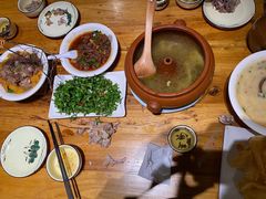 -老滇山寨•云南特色菜•地方菜•民族风情歌舞表演(金碧店)