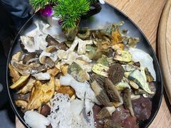-一朵菌·野生菌探索家火锅(南亚店)