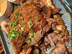 招牌香酥羔羊腿-羊门客在·烤盐池滩羊·川菜