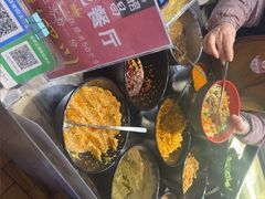 -爆炸头阿姨小四川正宗川味小吃(无任何分店)