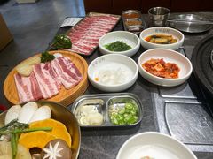 -彭妈家•韩国烤肉料理(张杨路店)