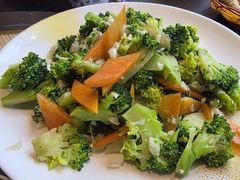 -巧婆婆特色东北菜·铁锅炖