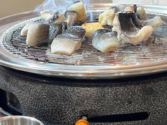 -围炉肉舍•炭烤活鳗•丹东海鲜烤肉(步行街店)