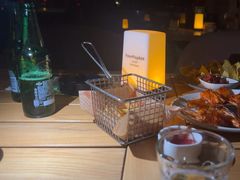 -FOUR PLAY BAR