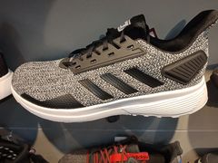 -阿迪达斯(澳门水坑尾街店)