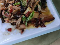 -土砂锅生态山庄·非遗砂锅雅鱼