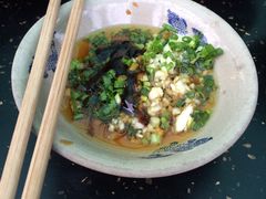 -茅草房·河畔园林火锅