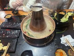 -果松木炭酸菜铜火锅·外婆参鸡汤