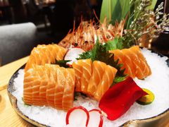 三文鱼刺身-京旬海鲜放题·铁板烧自助餐厅