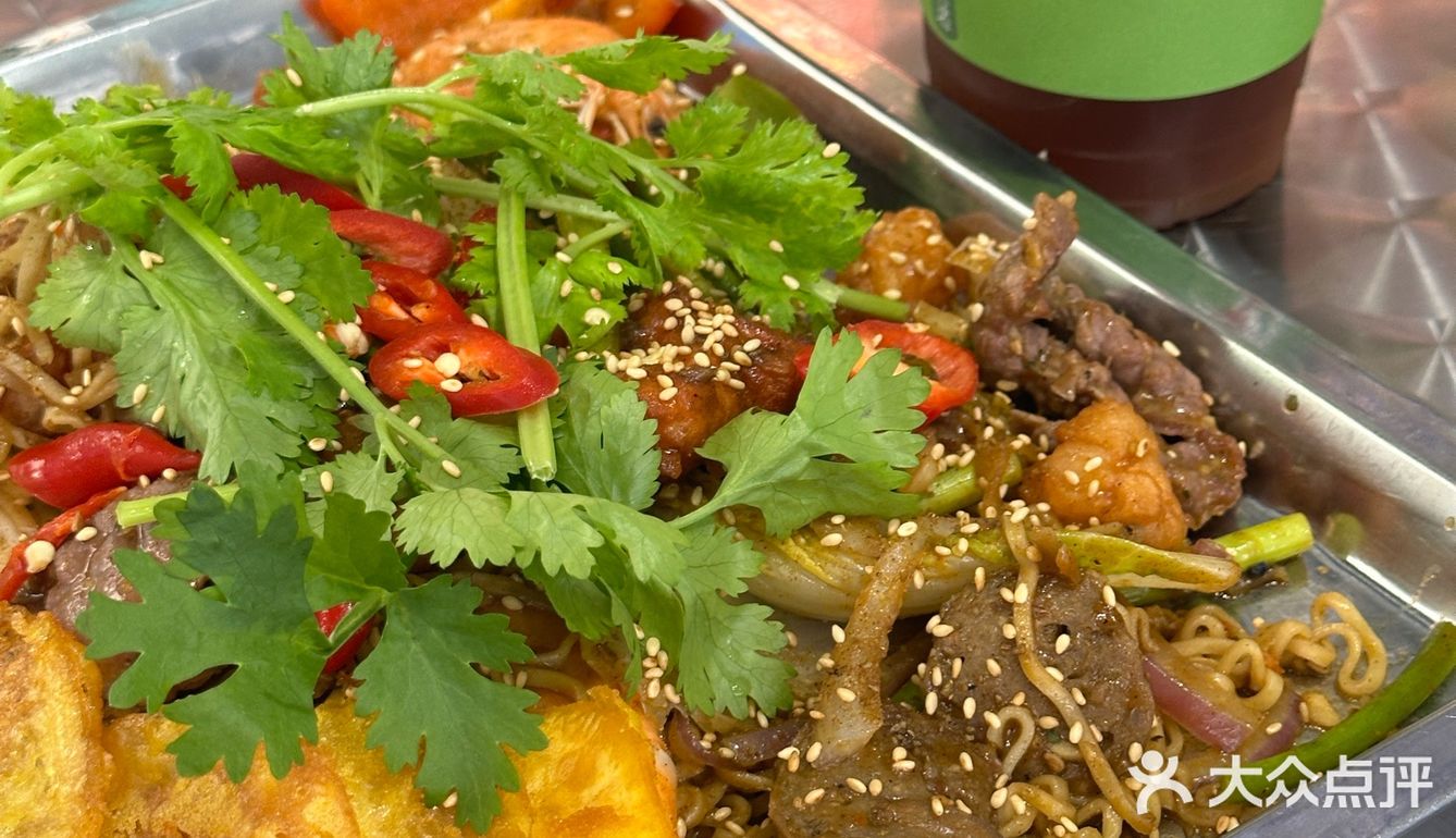 学校食堂价格，在市中心吃饱饱！