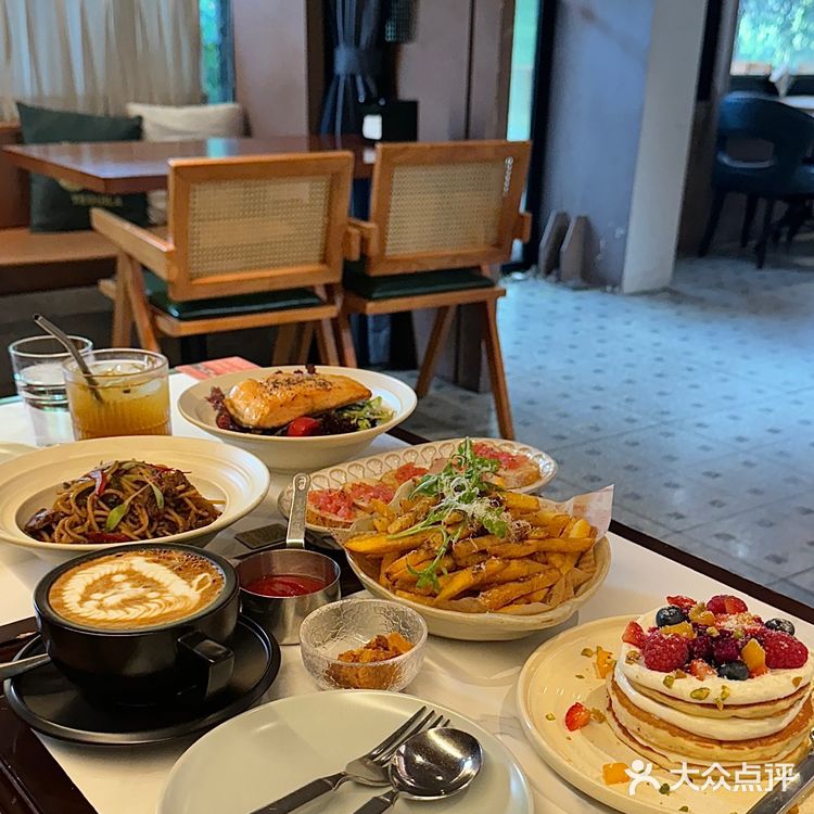 🦙羊羊陪伴的高颜值小酒馆🥞