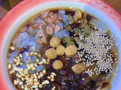 -爆炸头阿姨小四川正宗川味小吃(无任何分店)