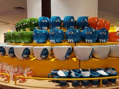 -m豆巧克力世界(上海世茂广场店)