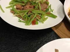 -鱼鲜饭香·招牌汽锅剁椒鱼头王