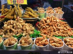 -六合夜市