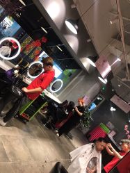 点击看大图 -时尚殿堂明星门店