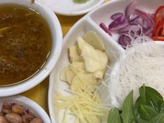 -官塘陈记鱼生·潮汕砂锅粥·牛肉火锅(潮枫路总店)