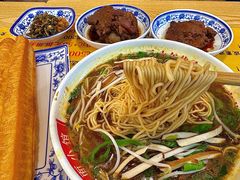 -镇南锅盖面馆(解放路店)