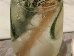 青柠荔枝气泡水-莫奈花园法式蛋糕