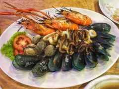 -J Daeng Seafood