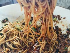 特色豌豆杂酱面-老地方猫儿面(磁器口店)