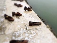 -多瑙河畔鞋履雕塑